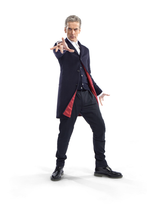 doctorwho:  IT’S HERE! The new Doctor’s ‘costume’ has been revealed.  Commenting on his costume, Peter Capaldi said: “He’s woven the future from the cloth of the past. Simple, stark, and back to basics. No frills, no scarf, no messing, just
