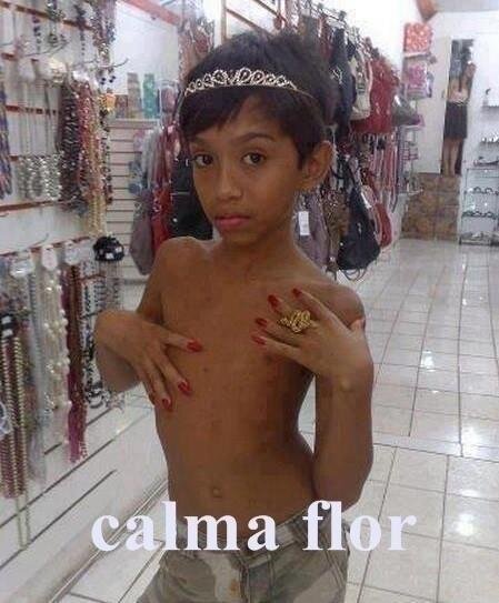 Aquele momento que a rua está super tranquila e passa um carro a 300 por hora