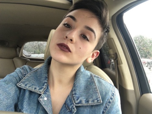 barbells-and-highheels: My name is Ariana and sometimes when I’m sad I put on dark lipstick an