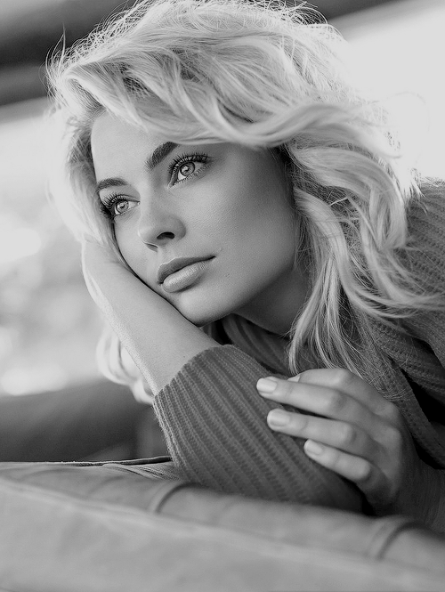 dailywomen:  Certainly there’s a huge appeal to the ‘60s, because it was such a big turning point to