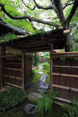 thekimonogallery:  Tea House entrance.  Kyoto,
