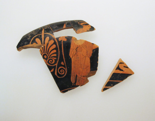 met-greekroman-art: Two fragments of a terracotta kylix (drinking cup), Metropolitan Museum of Art: 