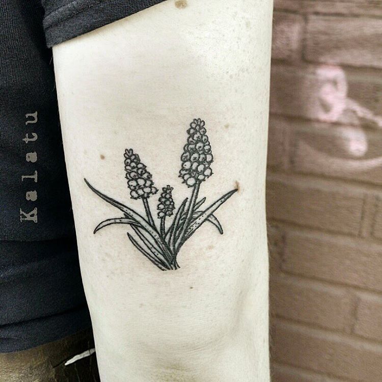 Crona Tattoo  Design  風信子 Hyacinth   Flower Tattoo  Feminine Tattoo Fine line Tattoo Custom Tattoo   Instagram Dm for enquiry  Facebook