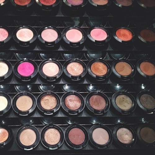 luxyglamour:
“ msmakeupaddict:
“ luxury-is-my-love:
“ 🎀✨
”
@msmakeupaddict - more makeup here 💄
”
http://www.luxyglamour.tumblr.com/ 💗
”