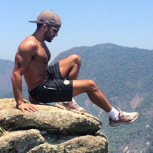 mrteenbear:  🐻🌾🌿🍂🍃 #Trilha #trail #Errejota #RioDeJaneiro #Cariocando by @folivenol http://ift.tt/1GpFOiE 