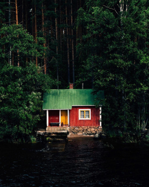 wanderlusteurope:Finnish summer cottage on Lake Kallavesi, Kuopio, Finland