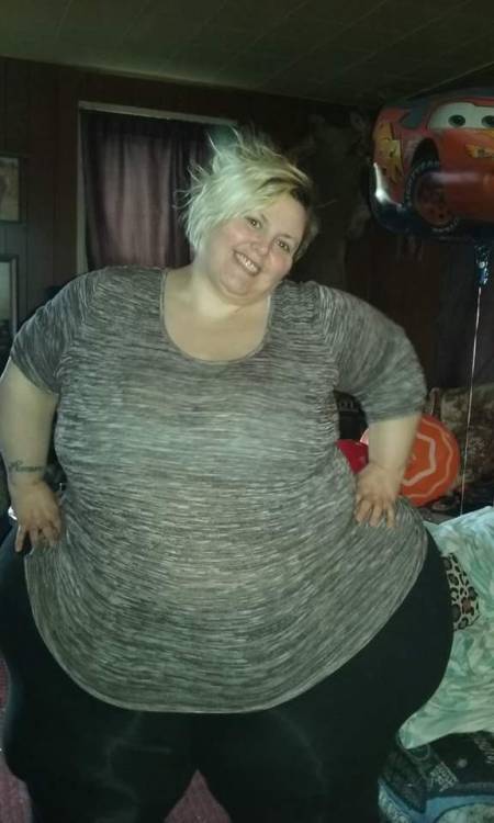 datdude4ssbbw:  rhyno7769:  Damn….she fine as hell… Somebody lucky…   True. Hit!