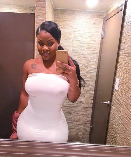 kingjazziedad:  DeliciouslySexy. CurvyLicious . BootiDelicious MaMs BiancaShow ❤️ 💙 💛 
