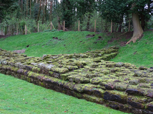 thesilicontribesman:Roman Aldborough, Yorkshire.In some ways Roman Aldborough can at first appear di