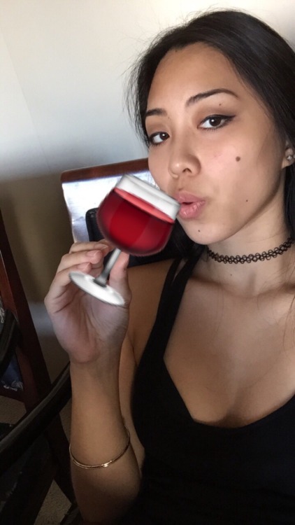 resonatingwhisperer:I got tagged a lot for the selfie thing of 2015 idk. These aren’t my best selfie
