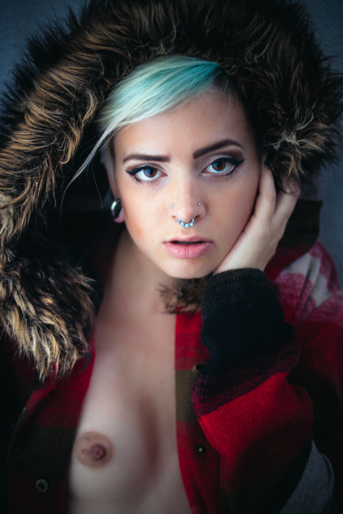 david-e-martindale:  Sallyby David E. Martindale Thank you for leaving the credits intact when reblogging.