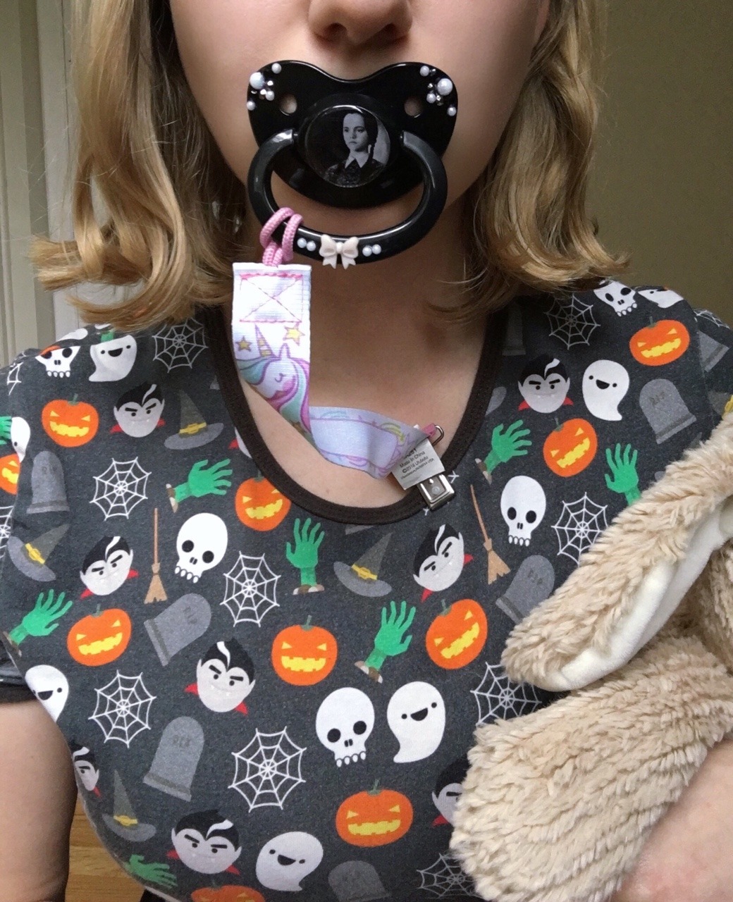 llittle-lluna:  Spooky little one is ready for Halloween 🎃 •18+ Only…Do not