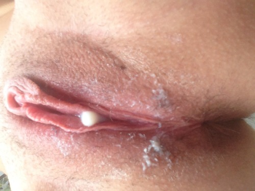 ilovemywetpussy:  Decided to up the ante a little for the neighbors and fuck a banana. My pussy went bananas!!!