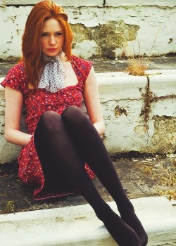 celebrityfappingg: Karen Gillian