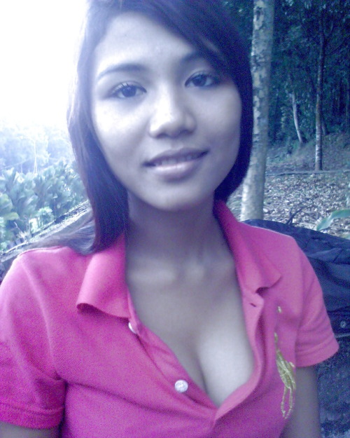 Its a classic. Introducing Hana and she’s from Melaka. And She’s fucking HOT!! Her nudes next
