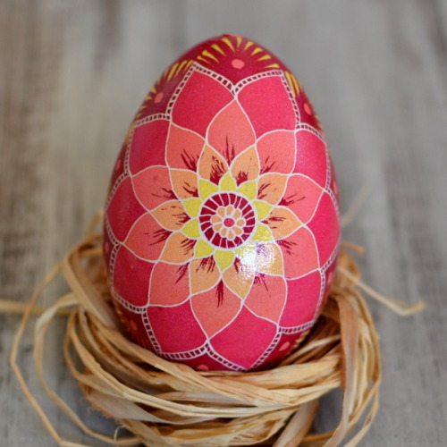 lamus-dworski: More of beautiful pisanki (decorated Easter eggs) made by artist Femi on arsneo.