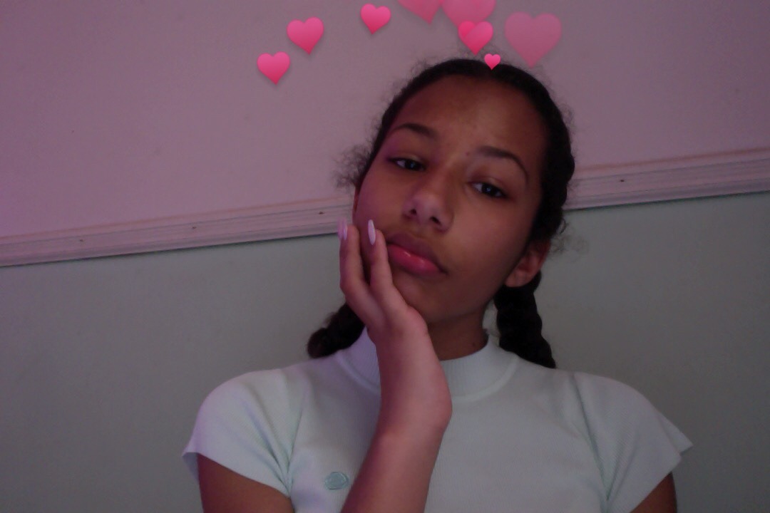 frankcomeback:  my dress matches my walls