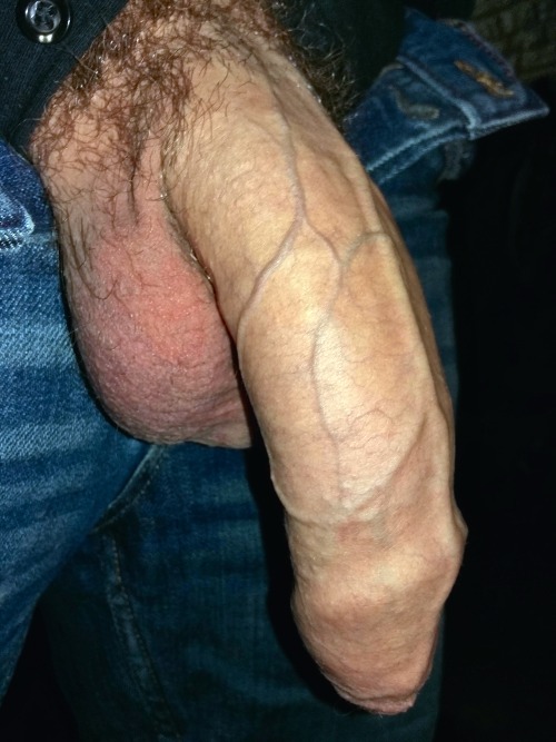 xxl-cock-lover: would love to suck his big cock huge cock and swallow his big load Forskin for me