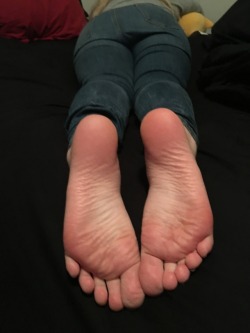 feetofmarleyquinn:  Been gone for a hot minute. Sorry everyone :(Gonna be more active again and I will start adding content to the foot fetish store again. If you’re still hanging on and following me, thank you!! &lt;3