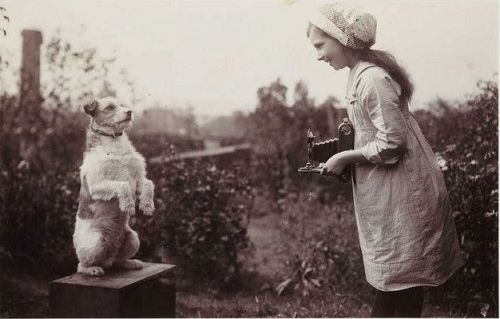 vintageeveryday:Lovely photos of vintage kids with their cameras