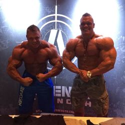 talesofthealpha:  drwannabe:Justin Compton and Dallas McCarver.  560 pounds between them. No problem, my cock can take well over a ton easy.