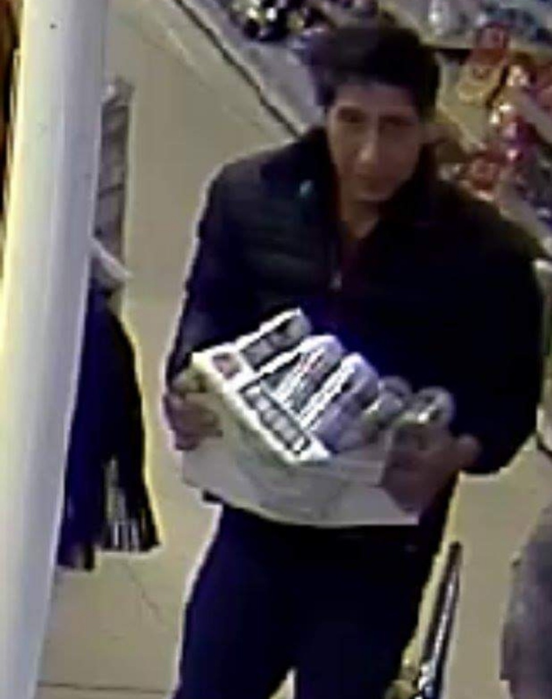 catchymemes: David Schwimmer films himself in a New York  supermarket with his arms