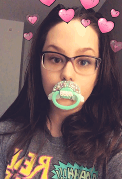 neko-stoner:  silly little girl, can’t even use her paci right 💋