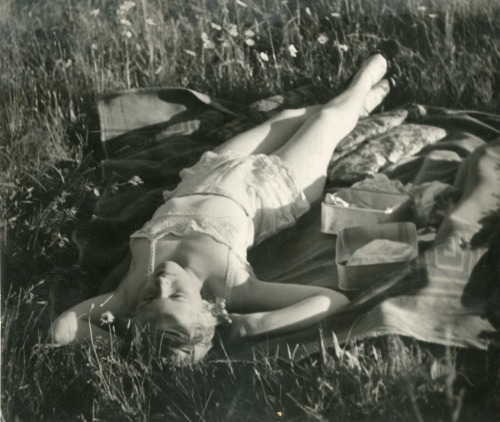 fragrantblossoms:Sabine Weiss (attributed to)Farniente in lingerie c. 1950-1960