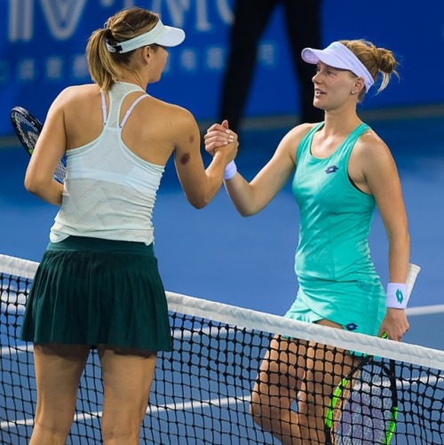 alwayswithsharapova:Maria Sharapova defeated Alison Riske 4-6 6-3 6-2 and is in the quarter-finals o