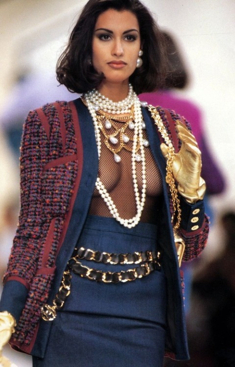 Porn photo lelaid:  Yasmeen Ghauri at Chanel F/W 1991