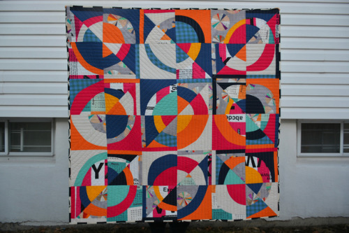 KAPOWski quilt - Finished! This week, I finally finished a quilt that I started way back in the fall