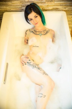 in-love-with-inked-girls:  More @ http://in-love-with-inked-girls.tumblr.com