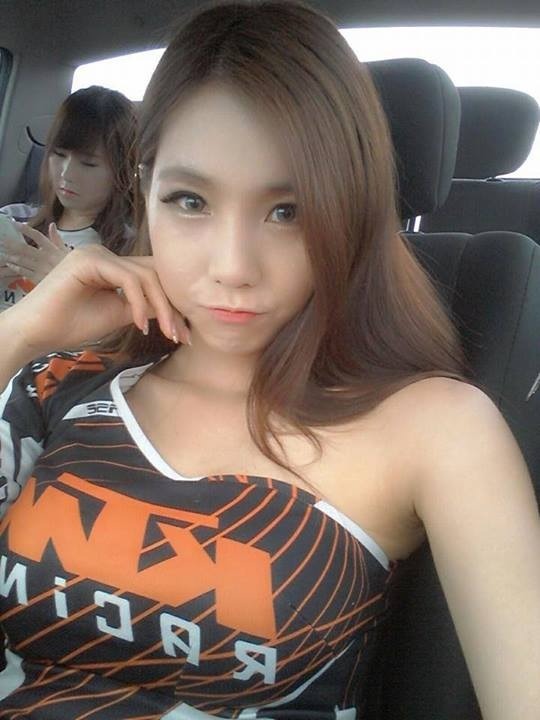 asianaddict:  Click here for more asian beauties! Need to send money abroad? Check