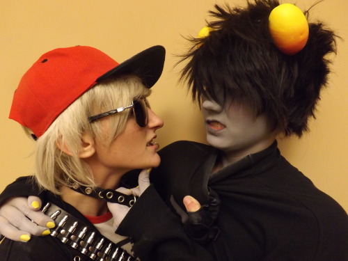 hotchameowmile:  Two of the best Homestuck cosplayers in existence.  I am so glad to have been able to take these photos.  You guys are rad.  I love you both, and I think these all turned out perfect. Dave: dancinghomestuckforever Karkat: etherpret