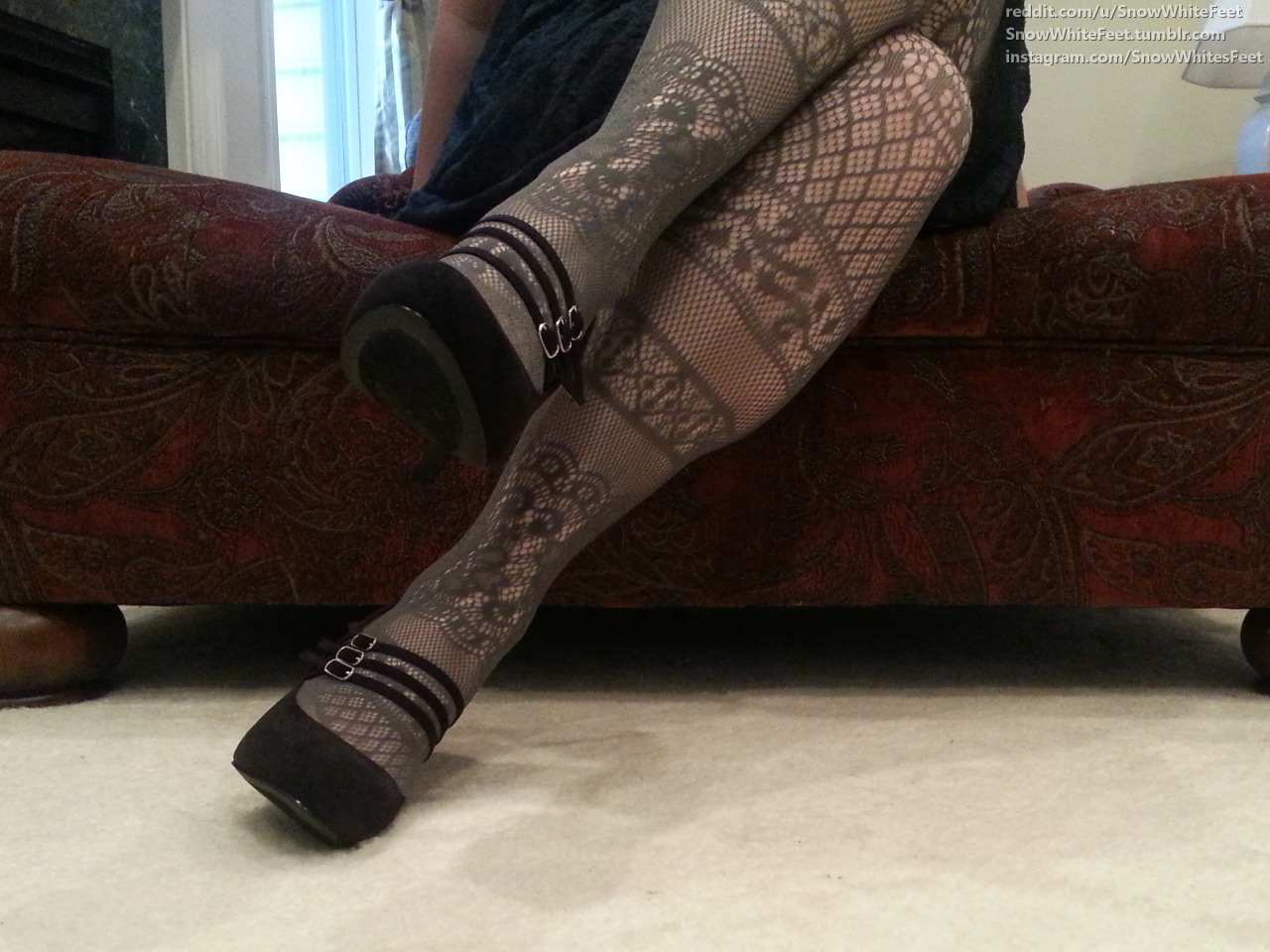 snowwhitefeet:  The tights were a lovely gift  ♥   These are the photos I took