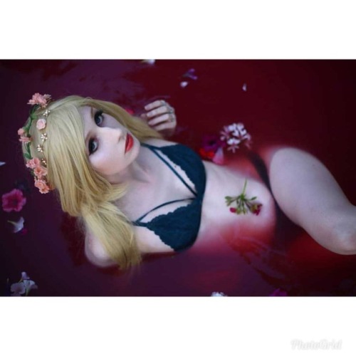 Out of my depth . . Www.patreon.com/CrashQueenBaby .  Photograph by @malimoria  . . #photo #cosplay 