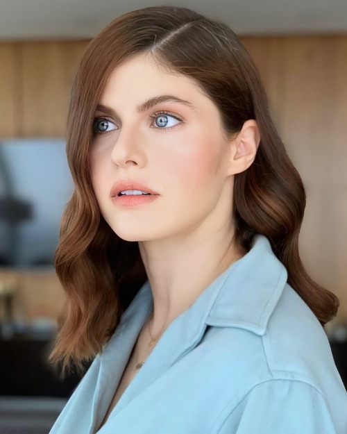 flawlessxfemalenmbnms:ALEXANDRA DADDARIO adult photos