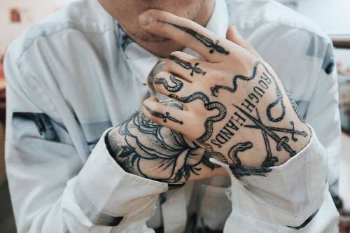 thomascardiff:  @echoesthrougheternity sent me a healed shot of his hands, thanks bro. Credit to @n0sebleed for the pic 📷
