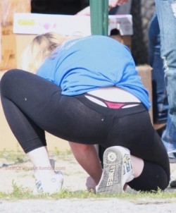 bestofvoyeur:  Nice thong showing (PMT) in the park in yoga pants!