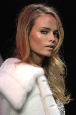 faddeddd:  Natasha Poly at Dolce &amp; Gabbana, Fall/Winter 2005