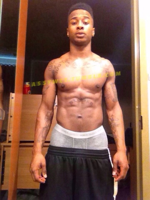 binature:  sassywet:  Mr heavy dick 🍆 look at that dick 😱 this is a special one here, just so perfect!!  #morningwood