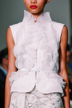 fashionfeude:  Detail at Oscar de la Renta