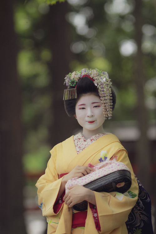 gaaplite:2018 舞妓 祇園甲部 佳つ桃さん 上賀茂神社にて2018 maiko, gion kobu, Katsumomo at Kamigamo-shrine