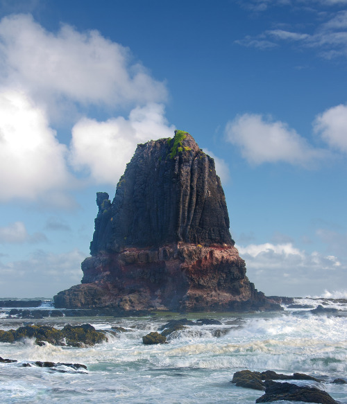 breathtakingdestinations:Cape Schanck Rock - Australia (by Rodney Topor) 