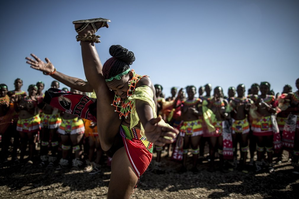   Zulu women at the reed dance. Via The Guardian.    The young women dance for the