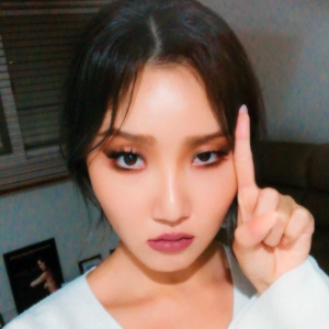 『hwasa ﹣ selca icons 』 © @seoktrbl or automatic credits⇝ don’t repost!⇝ like if you save or use