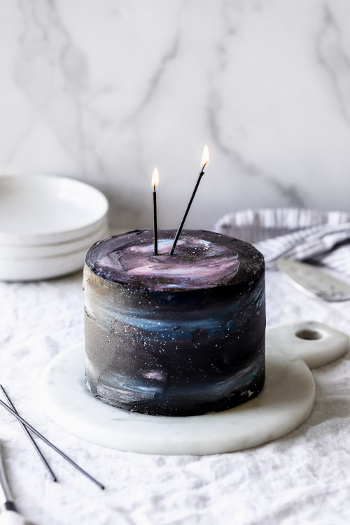 fullcravings: Galaxy Cake with American Buttercream