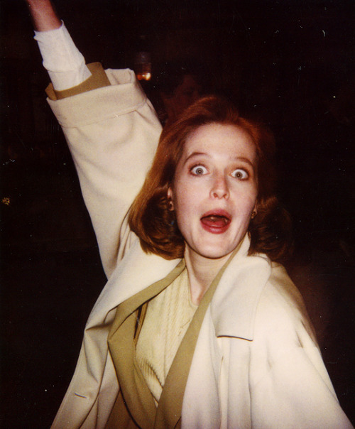 autumnimagining:qilliananderson:Gillian Anderson on the set of The X-Files.@80slesbiab