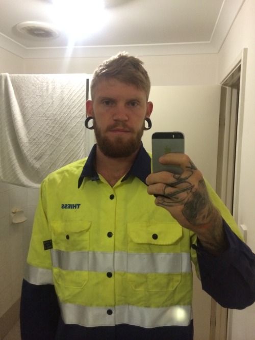 workergear:  One hot fucker! 