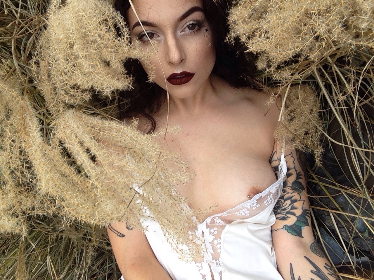 roserust:  This lingerie is stained from moss. 